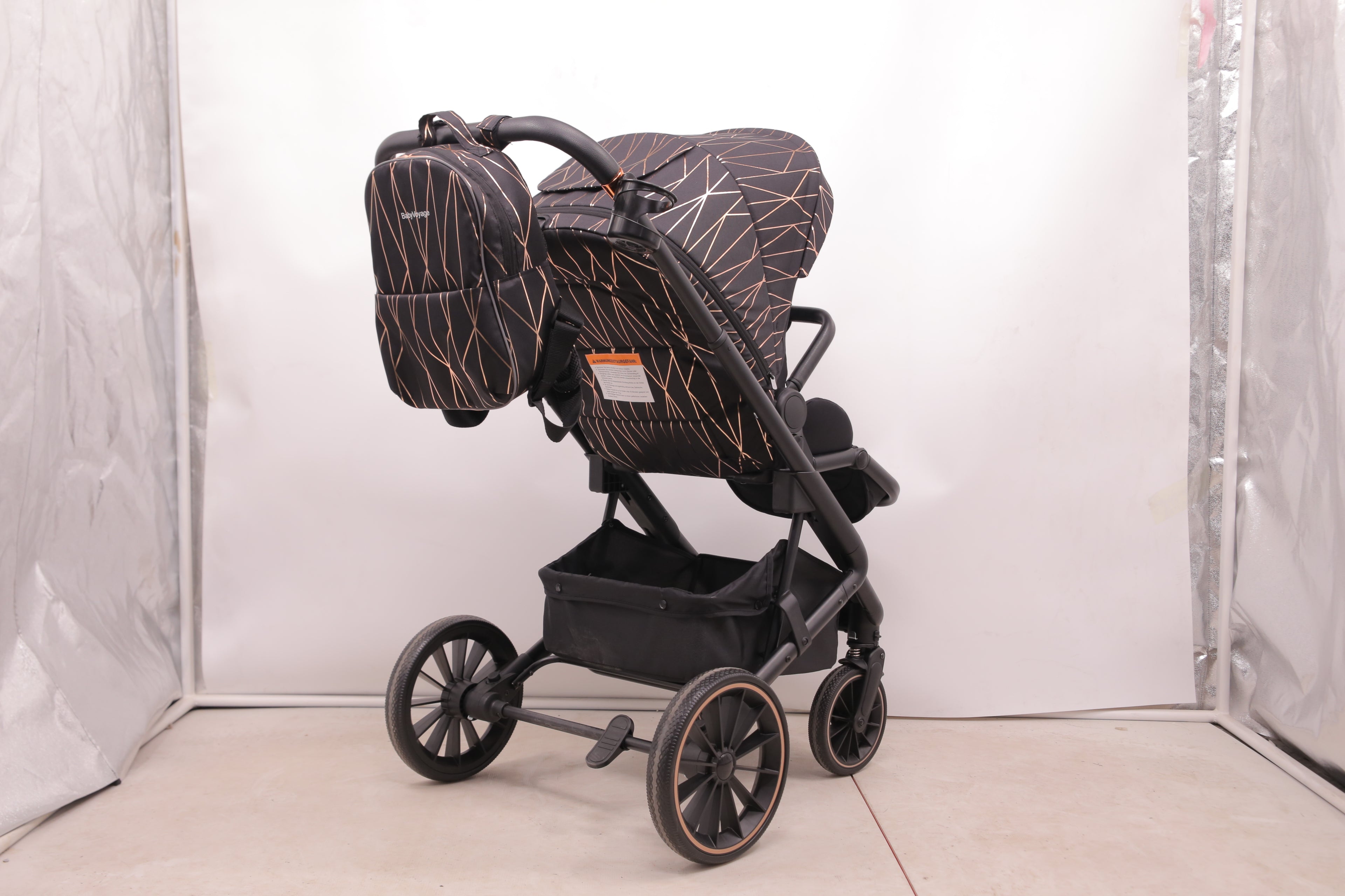 BabyVoyage Kinderwagen 2 in 1 faltbar, separate Schlafwanne und Sitz, Getränkehalter, Moskitonetz und weitere Geschenke