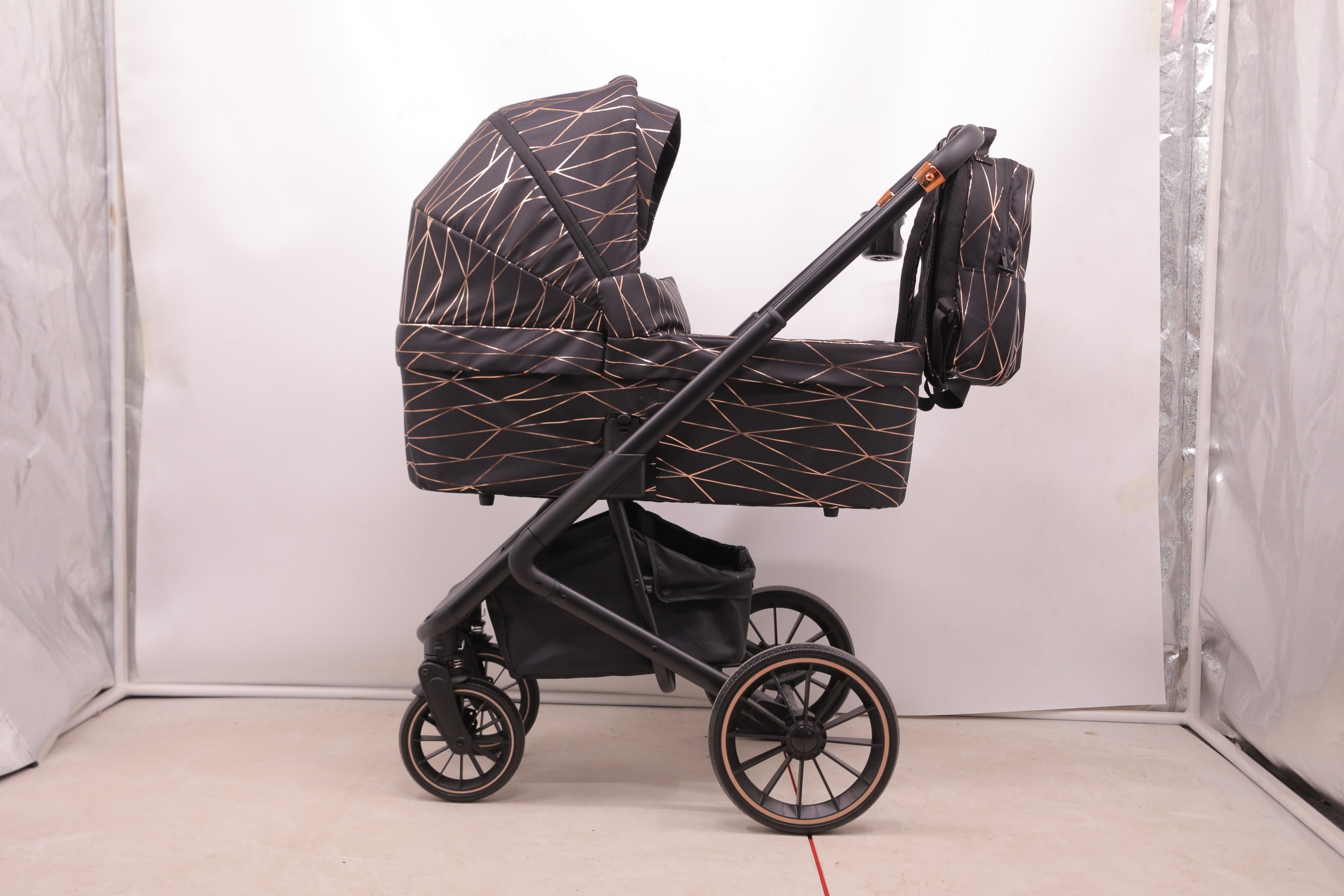 BabyVoyage Kinderwagen 2 in 1 faltbar, separate Schlafwanne und Sitz, Getränkehalter, Moskitonetz und weitere Geschenke